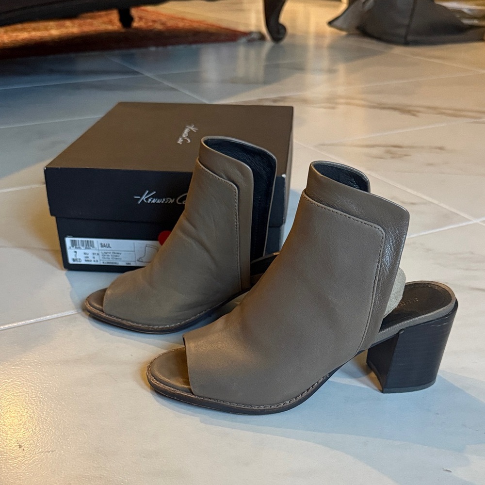Kenneth Cole Women's Brown Peep-Toe Heeled Boots